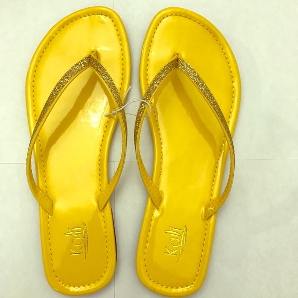 Yellow flip flop!!!brand new never wear!size 8