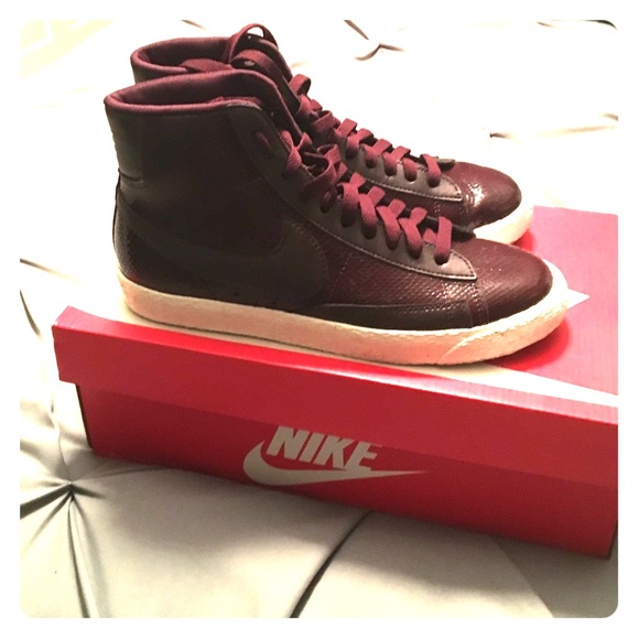 Nike Midi W Blazer Sneaker Size 8