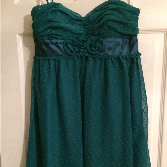 Green polka dot strapless dress