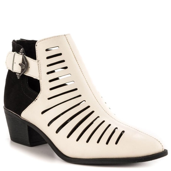 Black and white ankle boots - Picture 3 of 4