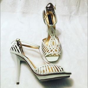Cream Vince Camuto heel sandals