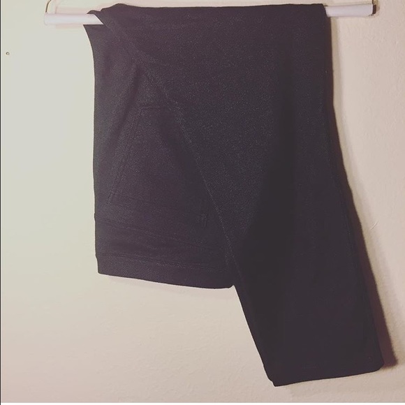 🔥 SALE 🔥 Black Jeggings with Back Pockets, Large