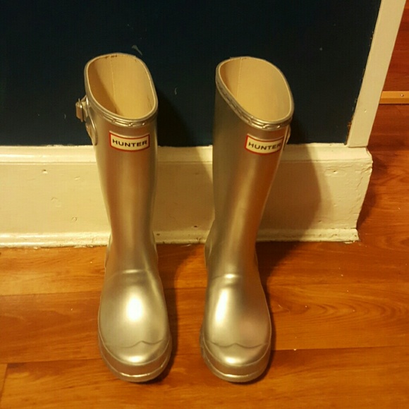 Silver hunter boots sz 3B/ 4G