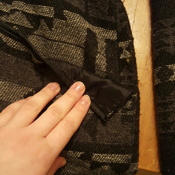 Coat - Picture 4 of 4