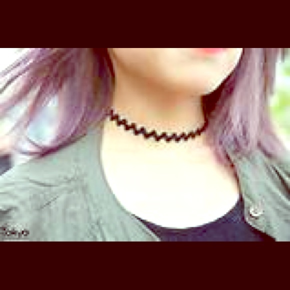 New Black Chocker- Very Trendy