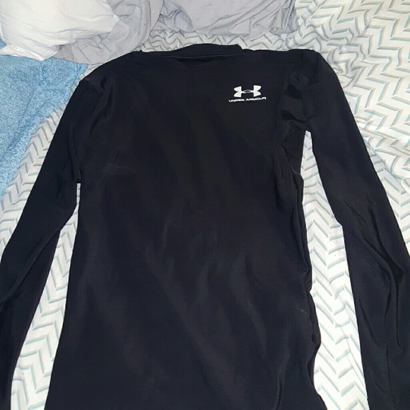 Long Sleeve Under Armour Dry Fit Shirt