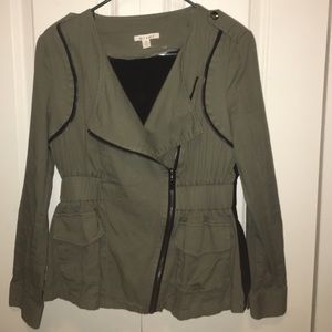 Green fall/winter jacket! Never been worn!