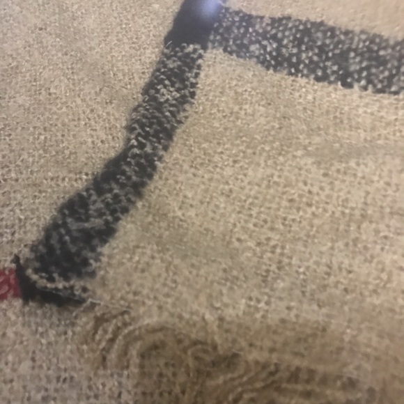 🔴LAST ONE!!🔴 Beautiful Poncho! ❄️❄️😍 - Picture 3 of 4