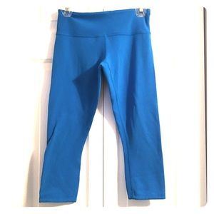 Lululemon Reversible Blue Wunder Under Crops Sz 6