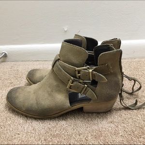 Steve Madden Distressed Cut Out Beige Booties 8