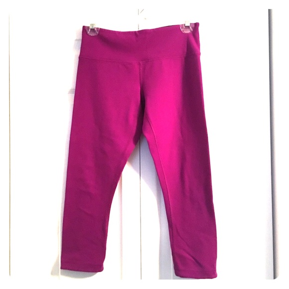 Lululemon Reversible Plum Wunder Under Crops Sz 6