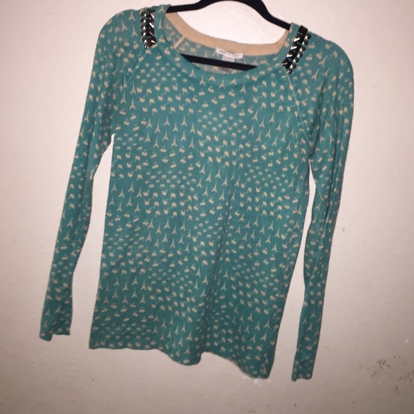 Lightweight sweater