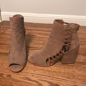 Dolce Vita Tan Suede Booties size 9.5