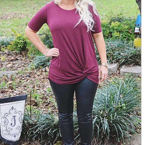 ♦️LAST ONE♦️Burgundy knot tee - Picture 1 of 1