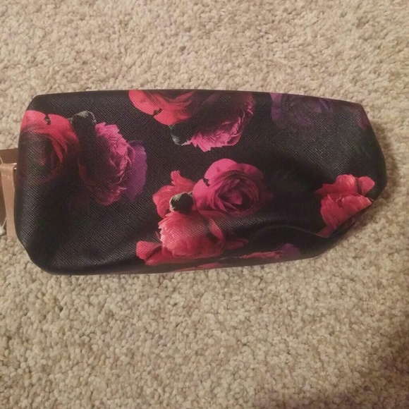 Rose makeup bag - Picture 2 of 4