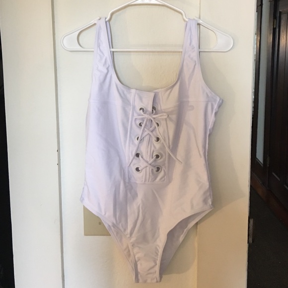 Lace up one piece - Picture 2 of 3