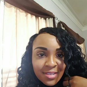 Meet your Posher, Evita