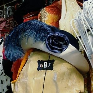 Vintage cream and navy "Durby" hat