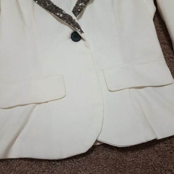 White blazer - Picture 3 of 3