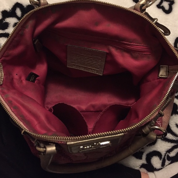 Purse - Picture 2 of 3