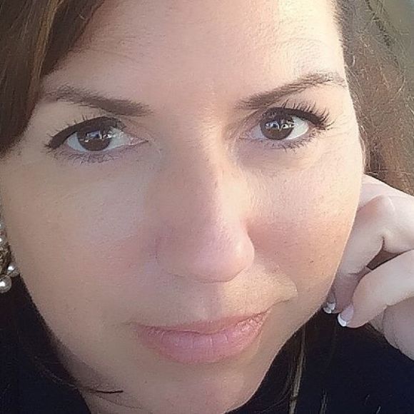 Meet your Posher, Sharleen - Picture 2 of 2