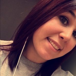 Meet your Posher, Caylin