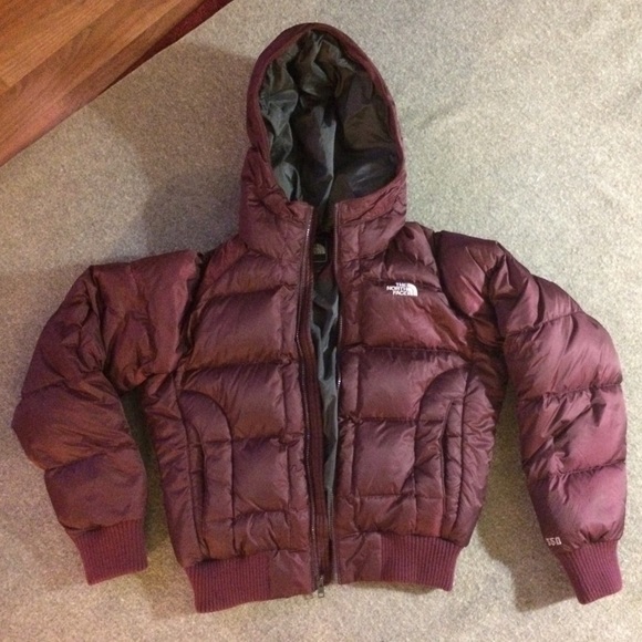 BNWT. North Face Burgundy/Maroon puffy jacket