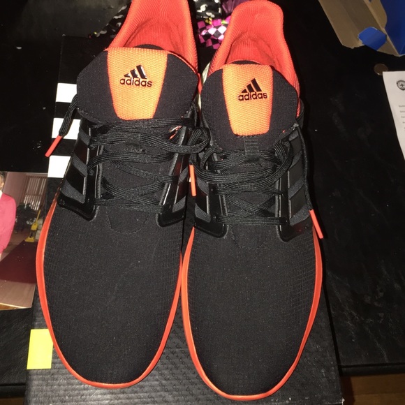 le adidas gli uomini dimensioni 10 impulso infinita energia poshmark le adidas gli uomini dimensioni 10 impulso infinita energia poshmark