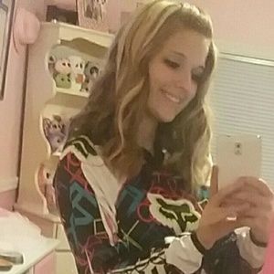 Meet your Posher, Tabitha