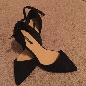 Black simple suede heel