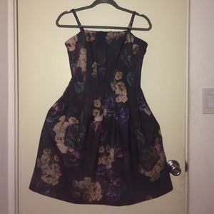 Dark Green Floral w/ Pockets