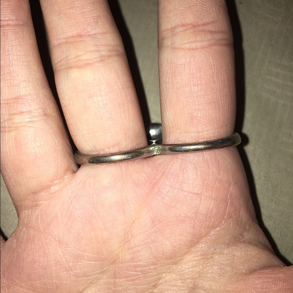 Bow double finger ring. - Picture 2 of 2