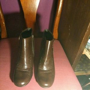 Brown aerosols boots