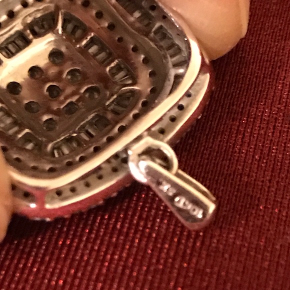 10k real diamond square pendant! Very sparkly! - Picture 3 of 5