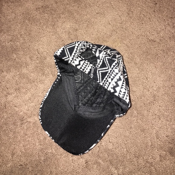 Random hat baseball cap style - Picture 2 of 2