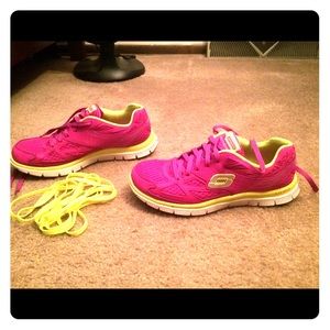 Skecher's Memory Foam Sneakers