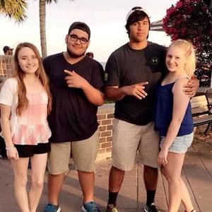 Meet your Posher, Javier