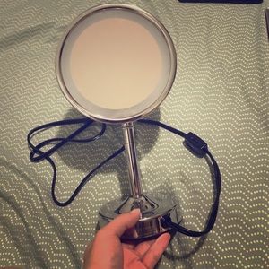 Lighted up mirror