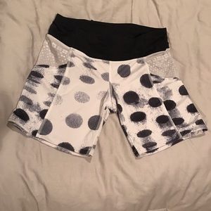 Authentic Lululemon dart and dash shorts