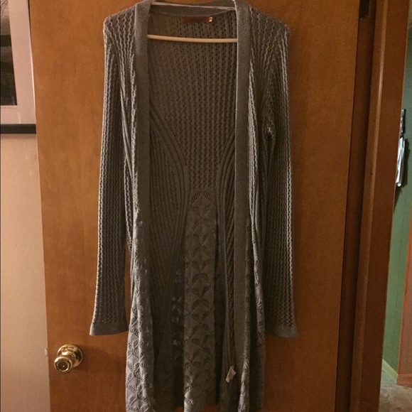 Knee length knit grey sweater
