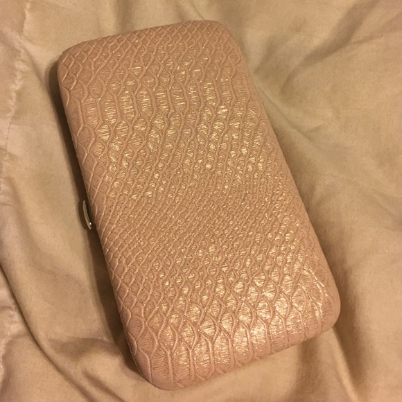 Light pink and gold snakeskin iPhone case wallet - Picture 1 of 3