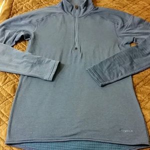 Mens Patagonia lightweight long sleeve sz med.
