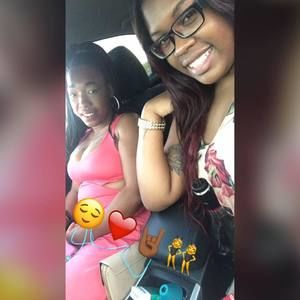 Meet your Posher, Aaroneisha