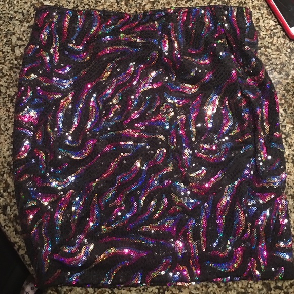 Formal skirt - Picture 1 of 1