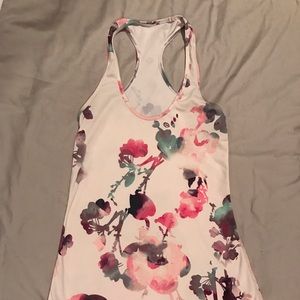 Authentic lululemon blurred floral yoga tank