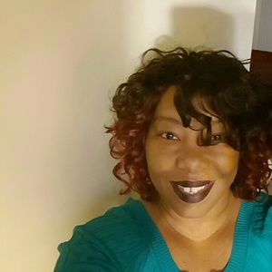 Meet your Posher, Monique