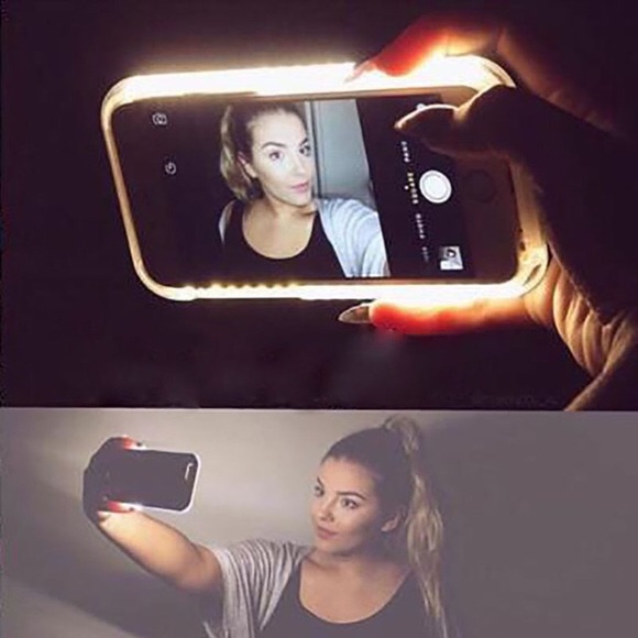 ‼️1 HR SALE‼️Light Up Selfie Light Case W/ Charger - Picture 4 of 4