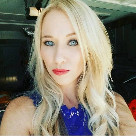 Meet your Posher, Karrie