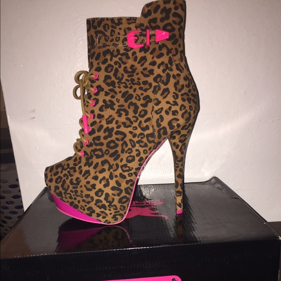 Shiekh leopard/ fuchsia booties size 10