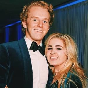 Meet your Posher, Davis